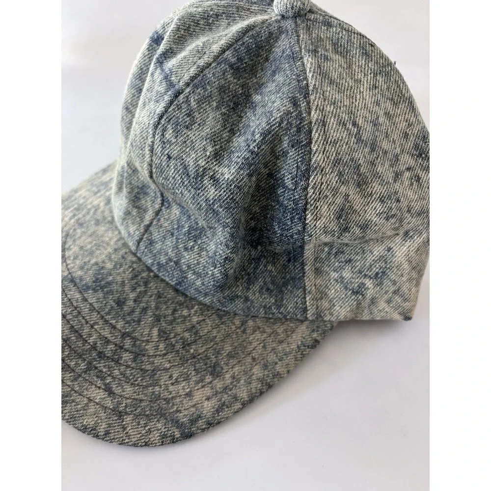 Vintage rarely‎ seen United hatters and Millnery denim hat. Snap Closure.  3188